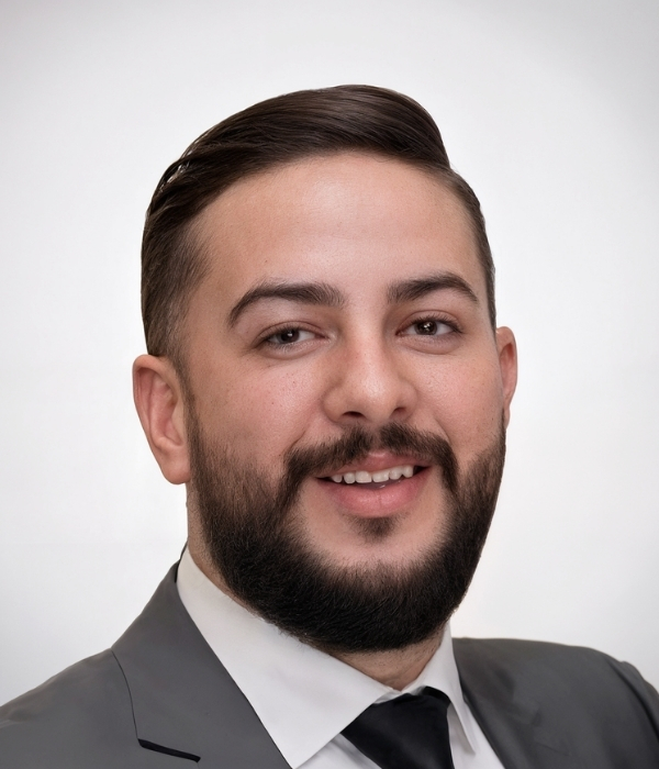 uc_stacked_images_elementor_208829ec_item3